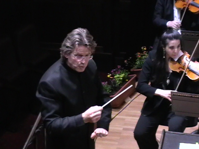 Theo Volters dirijează simfonia de F. Schubert